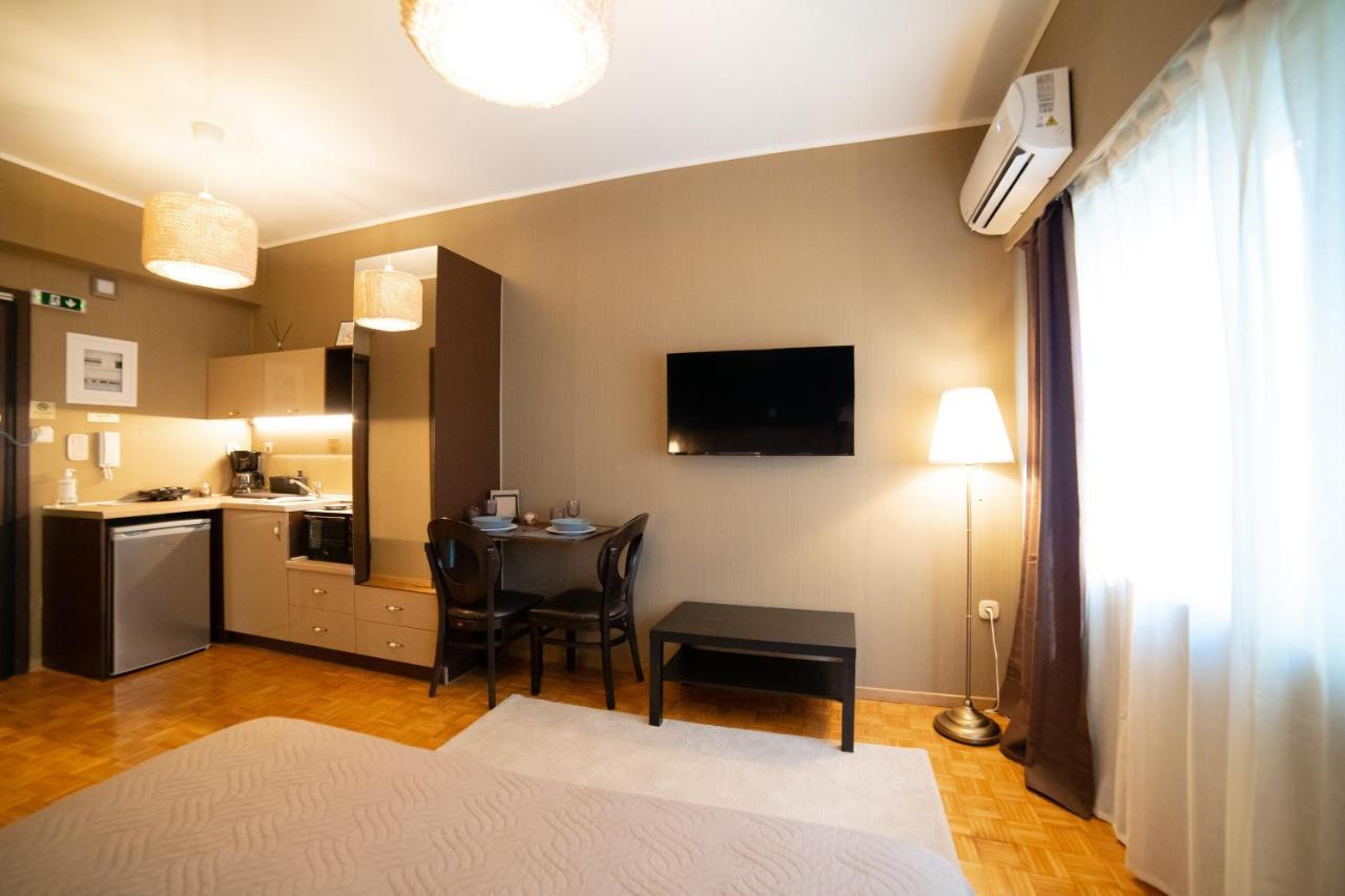 Margarita'S Suites เอเธนส์ ภายนอก รูปภาพ