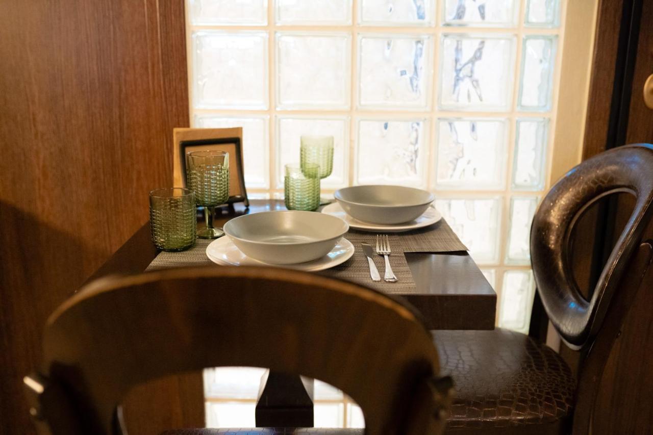 Margarita'S Suites เอเธนส์ ภายนอก รูปภาพ