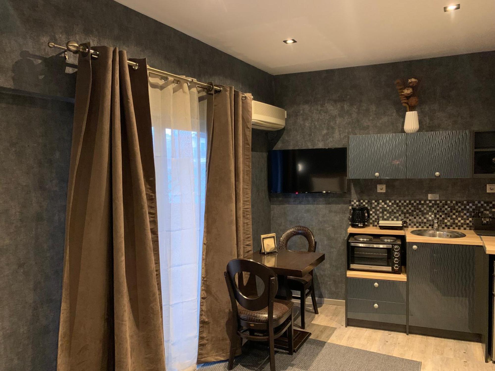 Margarita'S Suites เอเธนส์ ภายนอก รูปภาพ