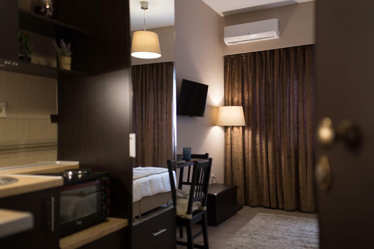 Margarita'S Suites เอเธนส์ ภายนอก รูปภาพ